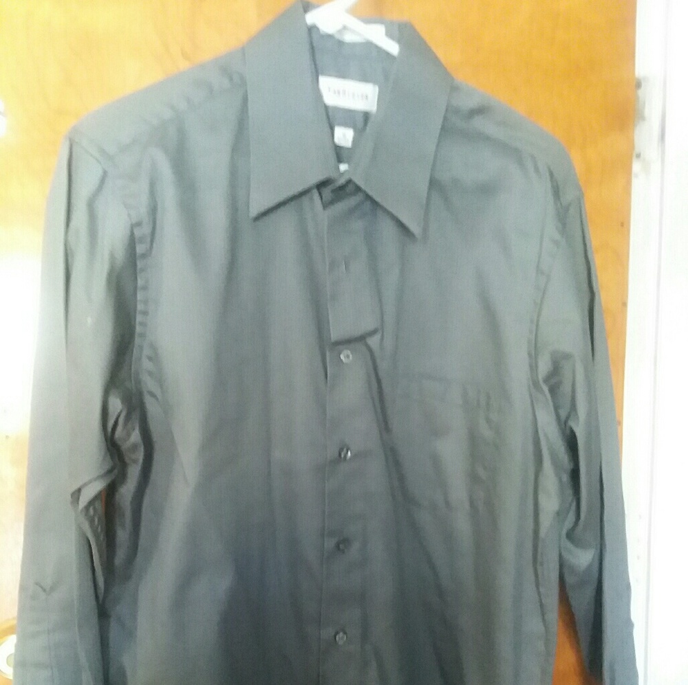 Mens Van Heusen Button Up Shirt